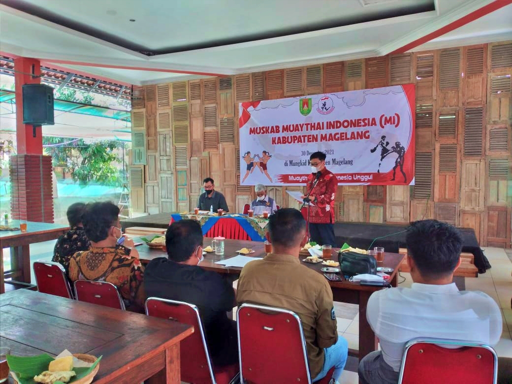 Kepala Disparpora Kabupaten Magelang saat sambutan di Musdkab Pengcab Muaythai Magelang