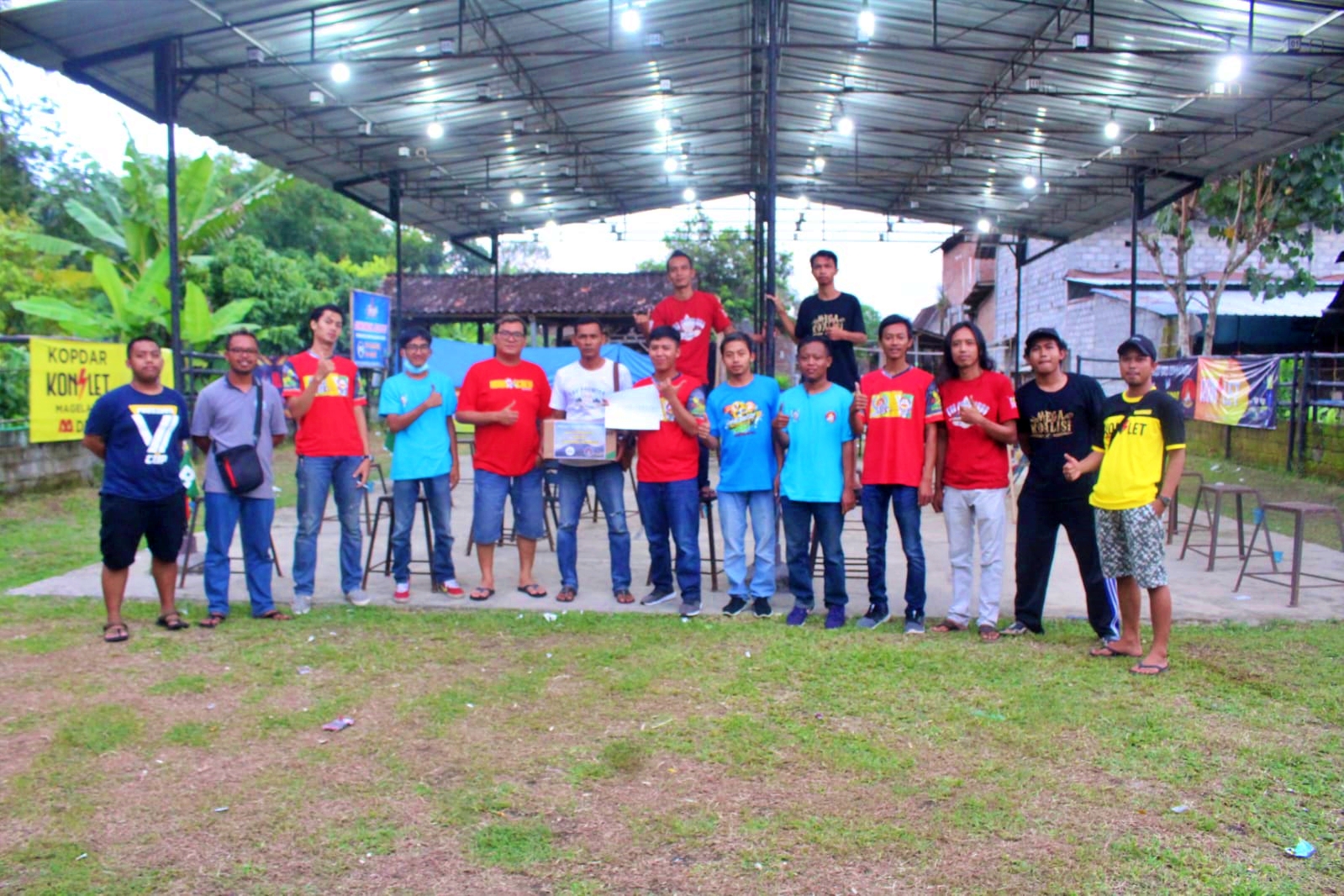 Kicau Mania Magelang adakan penggalangan dana untuk semeru lewat gantangan