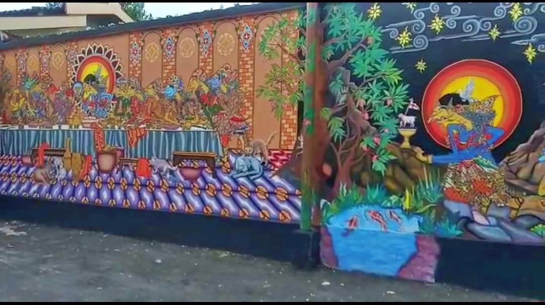 Mural Wayang tema pesan kasih natal di Muntilan