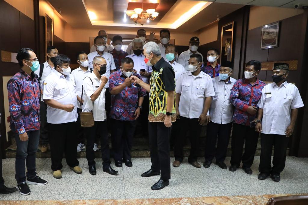 Pengurus persatuan perangkat desa Indonesia datangi Ganjar Pranowo