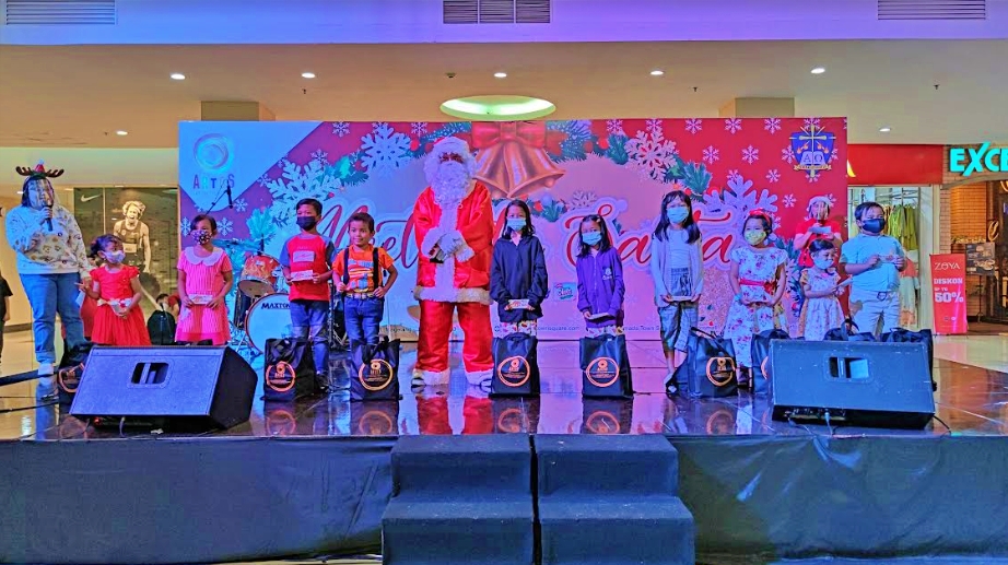 Perayaan natal di Artos Mall bersama anak-anak