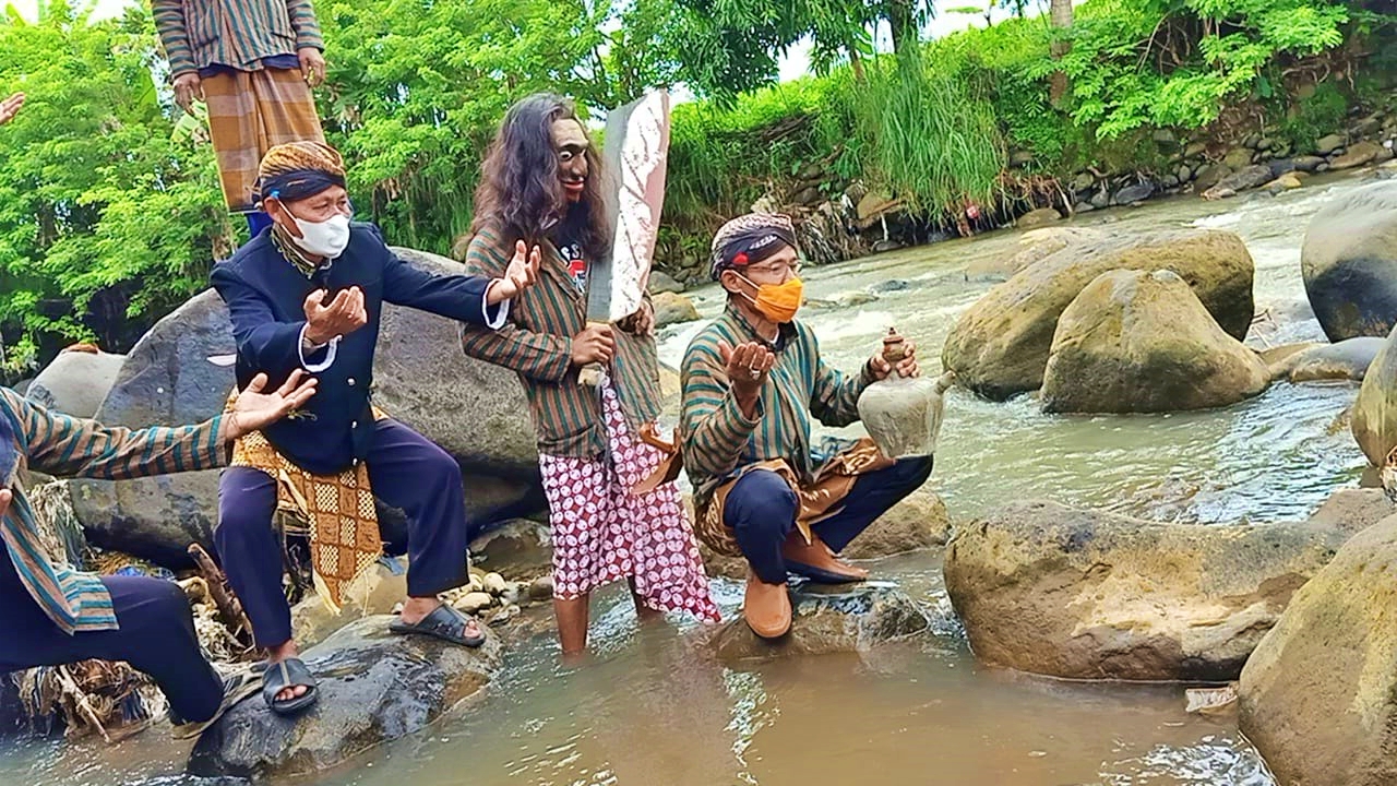 Ritual Wiwiti Umbul Dewi Sri di Salaman Magelang
