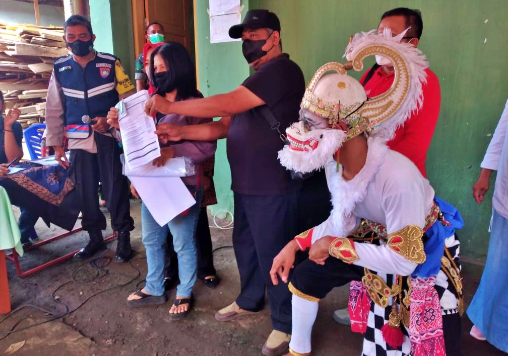 Tokoh pewayangan Anoman digandeng Badan Intelijen Daerah Jateng untuk vaksinasi massal door to door