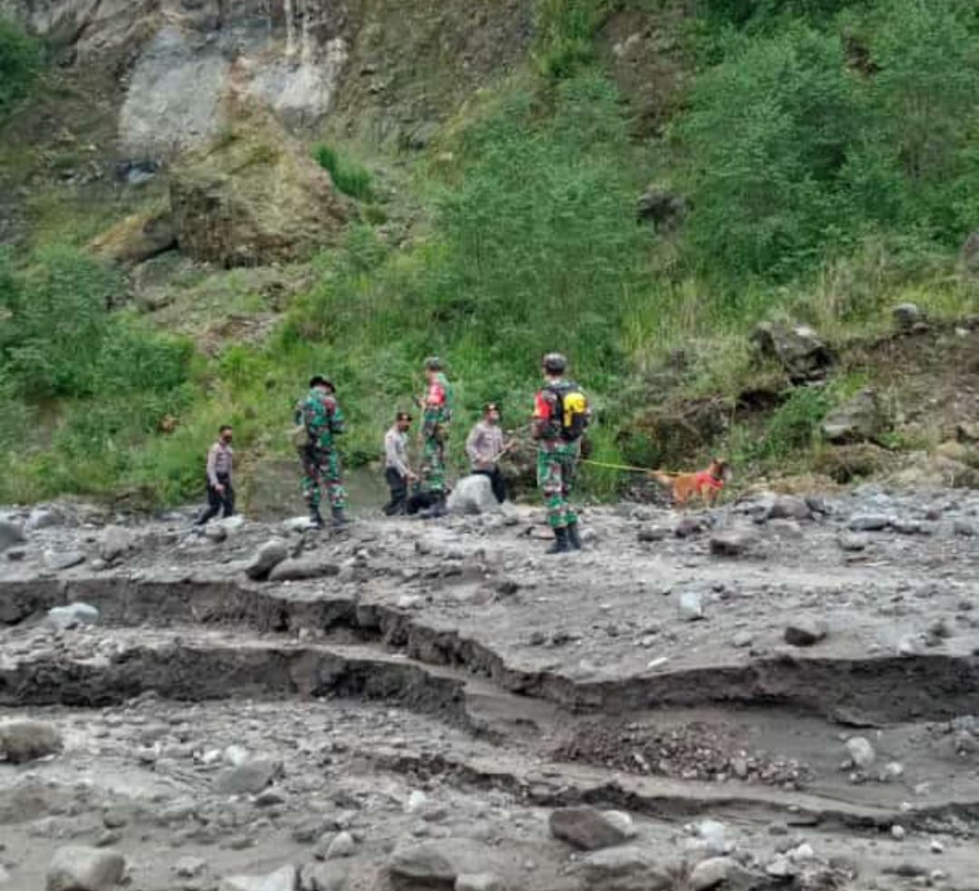 Sopir Truk Pasir Dikabarkan Hilang Terseret Banjir Lahar Hujan Merapi di Magelang