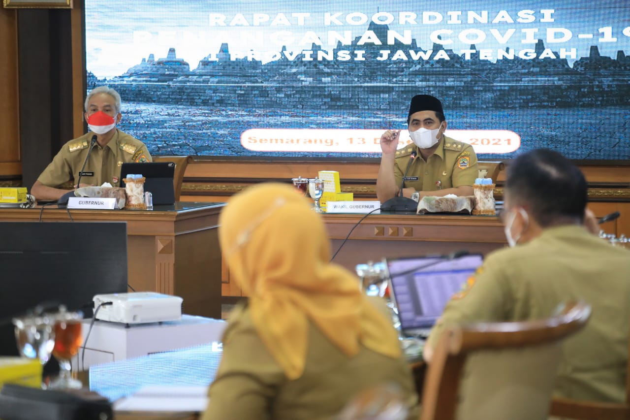 Ganjar Minta Ada Peningkatan Capaian Vaksinasi Jelang Akhir Tahun 2021