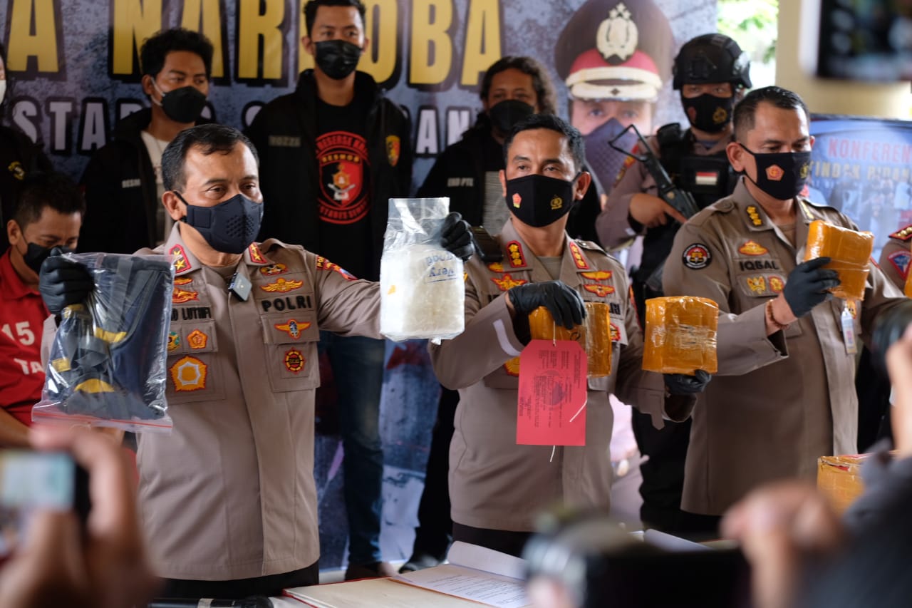 Polisi Gagalkan Penyelundupan 8,4 Kg Sabu di Semarang
