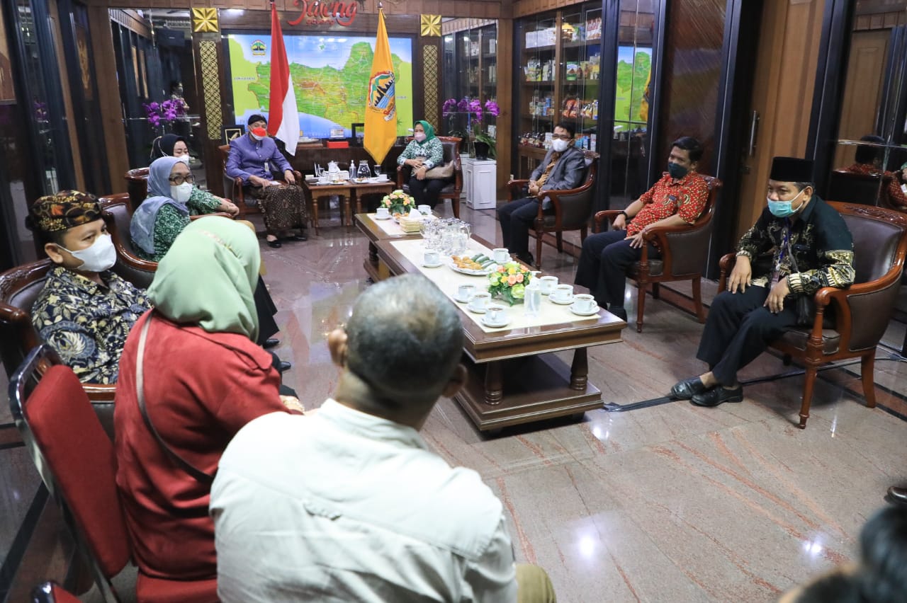 Terima Masukan Kades, Ganjar Harap ada Koreksi Perpres Nomor 104 Tahun 2021