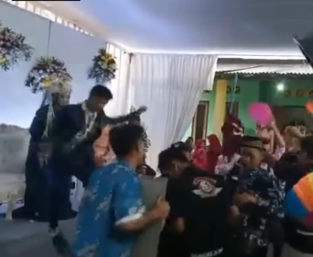VIRAL !!! Resepsi Pernikahan Di Magelang Heboh