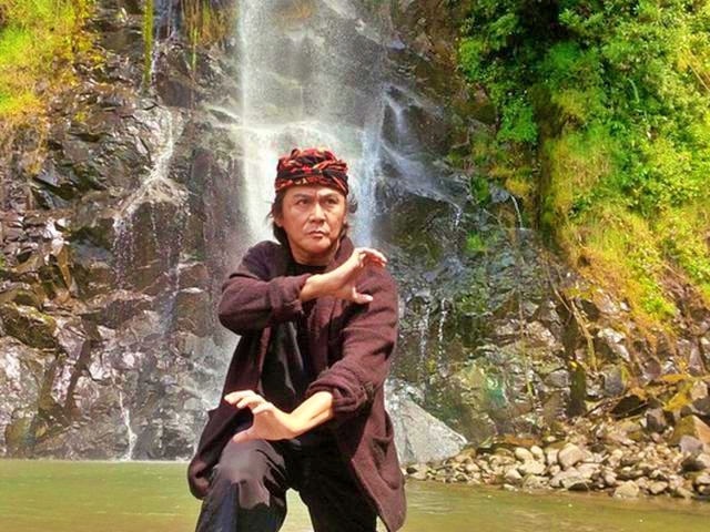 aktor laga senior Willy Dozan memiliki kisah jadi mualaf yang menjadi inspirasi banyak orang