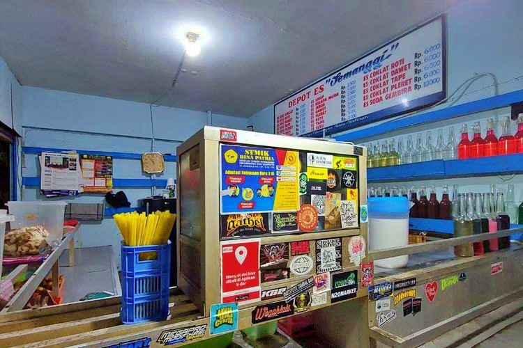 kuliner legendaris Depos Es Semanggi Magelang