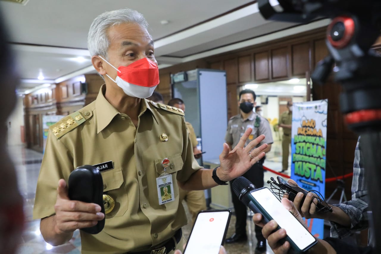 Ganjar Pranowo beri peringatan kepada para kontraktor