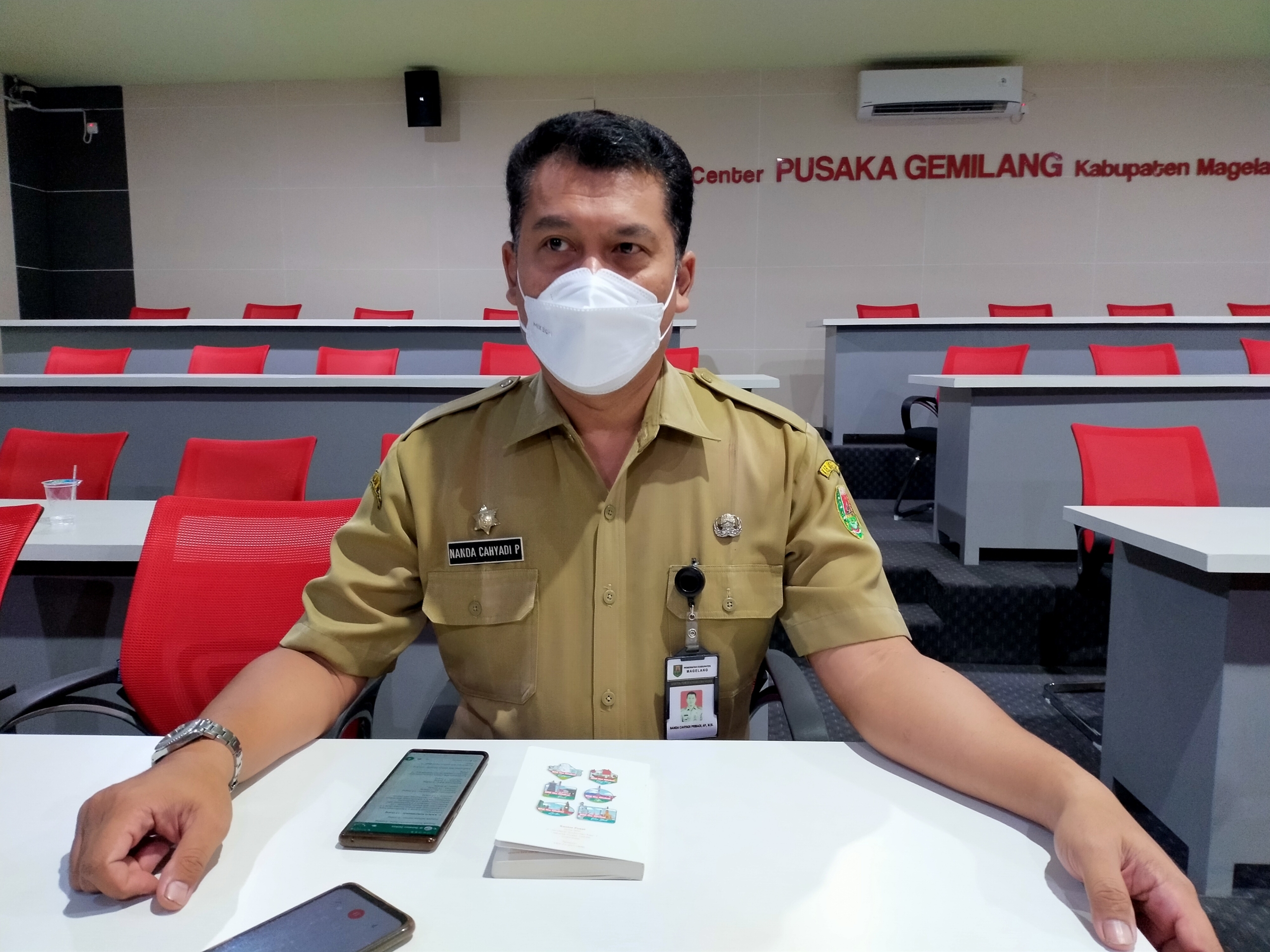 Juru Bicara Satgas Penanganan Covid-19 Kabupaten Magelang, Nanda Cahyadi Pribadi sat diwawancarai soal Imlek tahun 2022