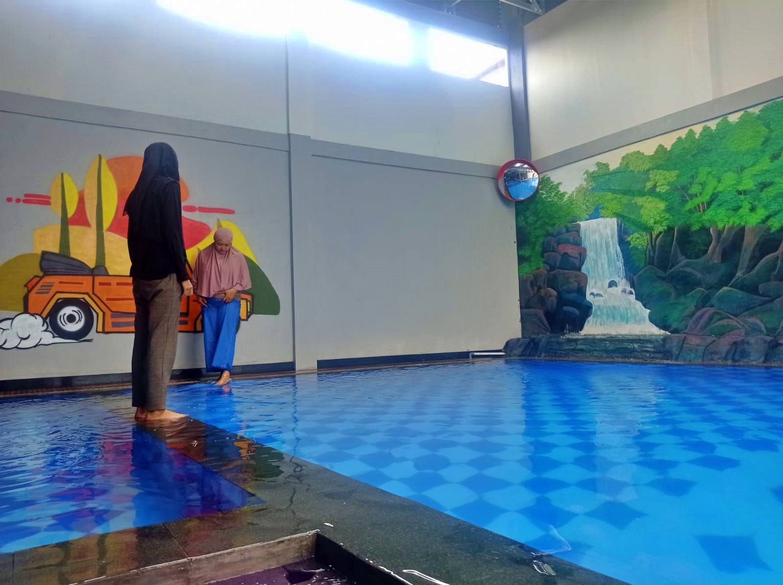 Berenang Tanpa Takut Gosong, Cobain Kolam Renang Indoor Pertama Kali