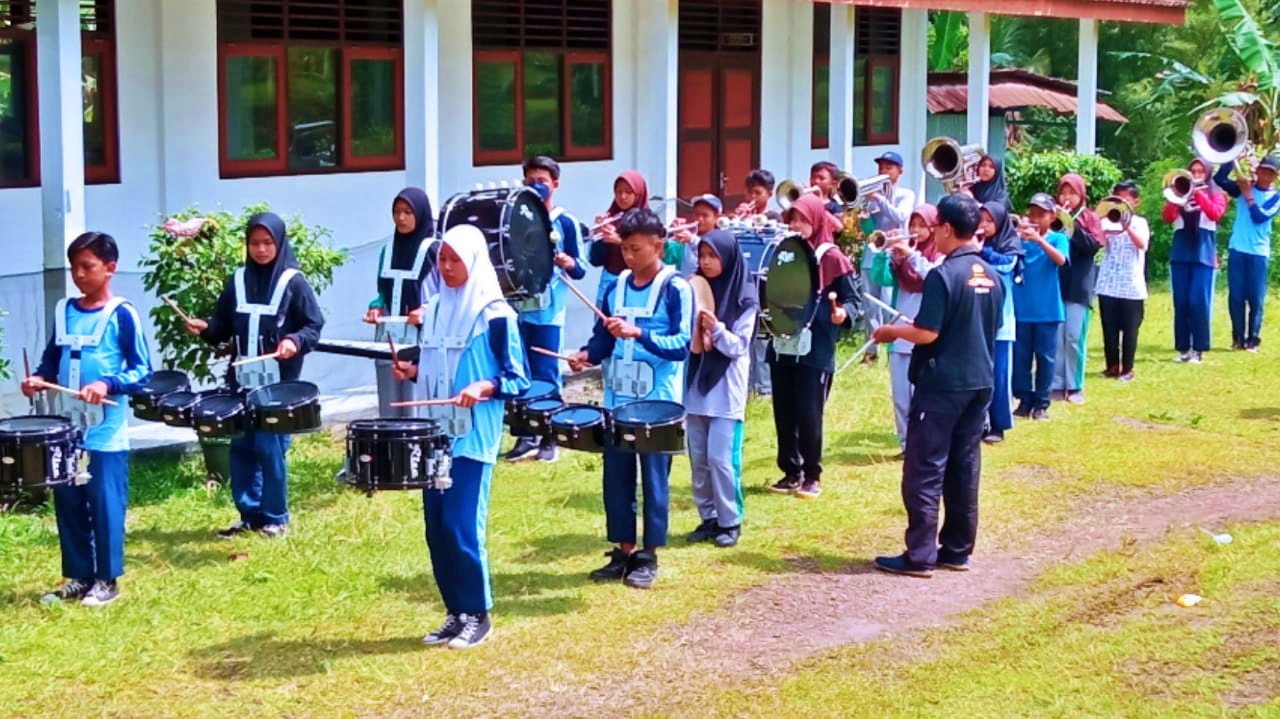 Latihan Cabang Olahraga Drum Band Kabupaten Magelang
