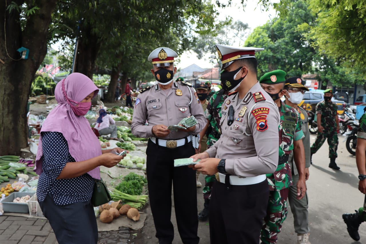 Polres Magelang gencar gelar operasi yustisi di Pasar Tradisional