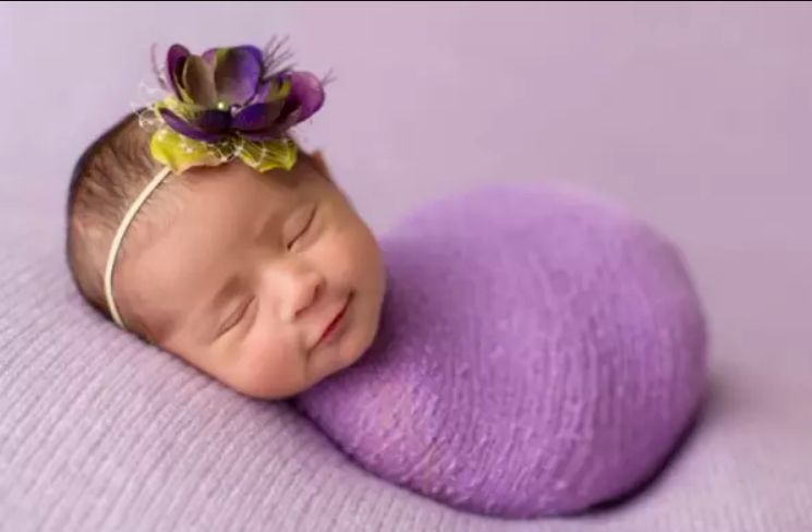 Bayi lucu terbungkus selimut. (gambar: ist)