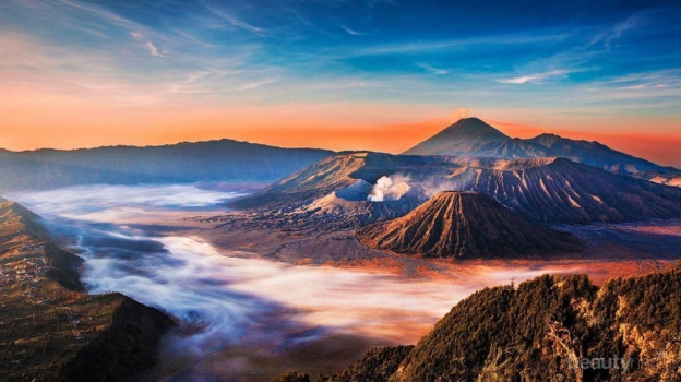 Spot Terbaik Nikmati Keindahan Sunrise di Gunung Bromo_Sumber_beautynesia id_