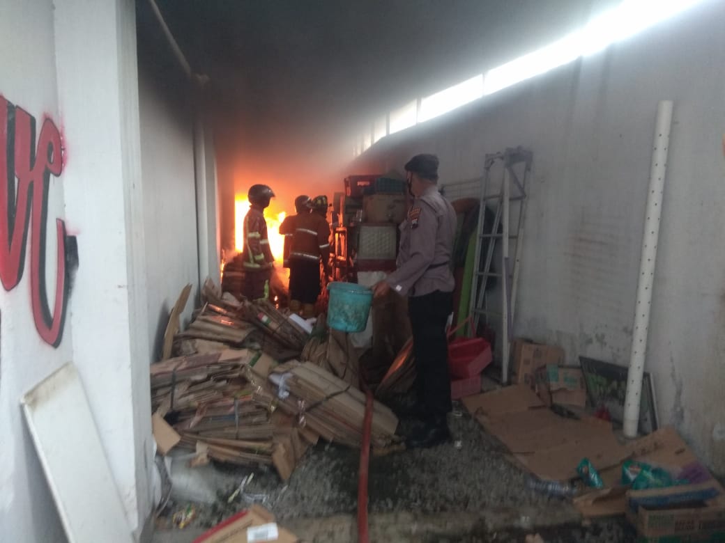 Gudang Toserba di Bandongan Magelang Terbakar, Ini Kronologinya