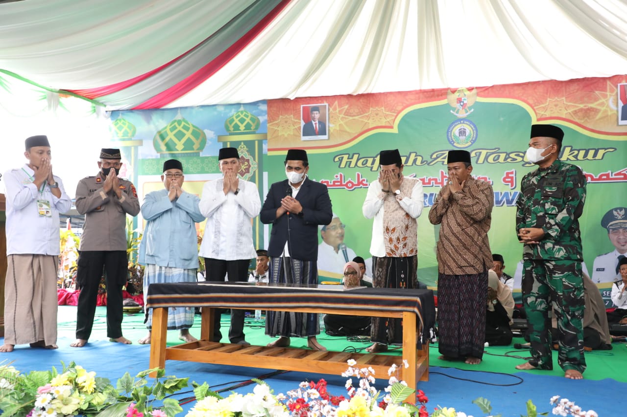 Peristiwa Sesajen Ditendang di Gunung Semeru, Taj Yasin: Ajaran Ponpes Tak Seperti Itu