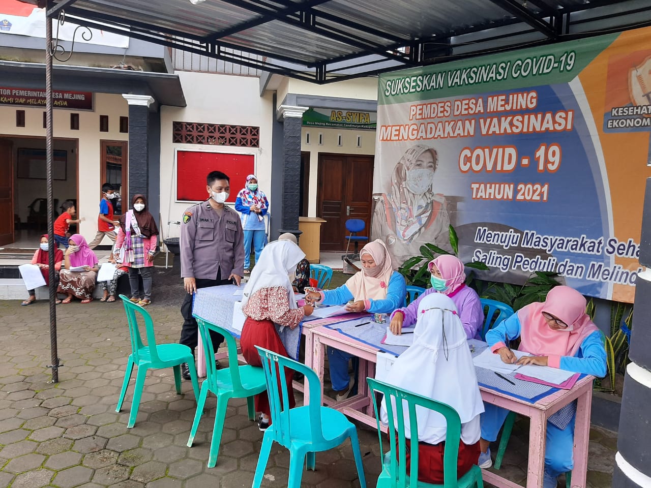 Polres Magelang Gelar Vaksinasi Anak Usia 6-11 Tahun di Balai Desa Mejing