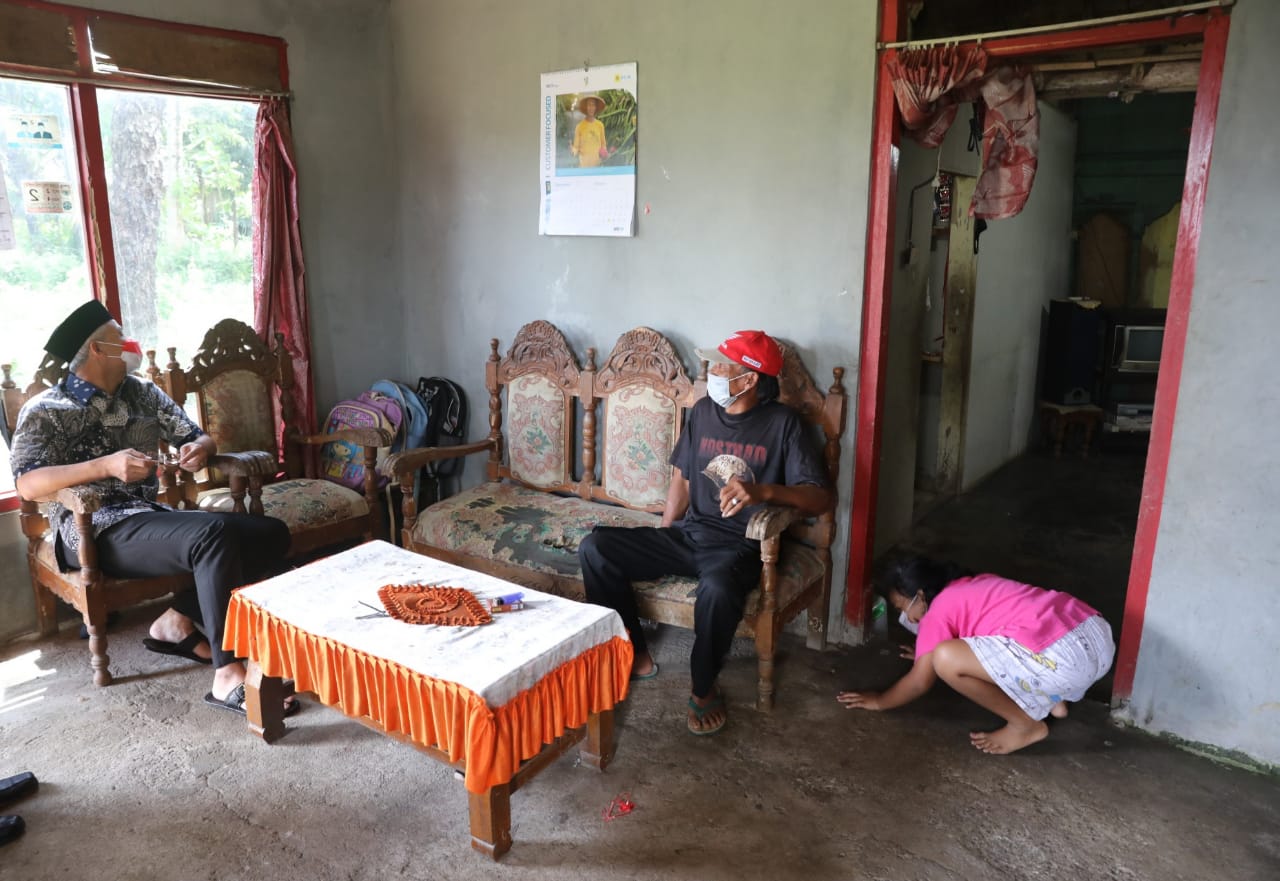Rehab Rumah Kader PDI Perjuangan, Ganjar: Ini Tondo Tresno Saya