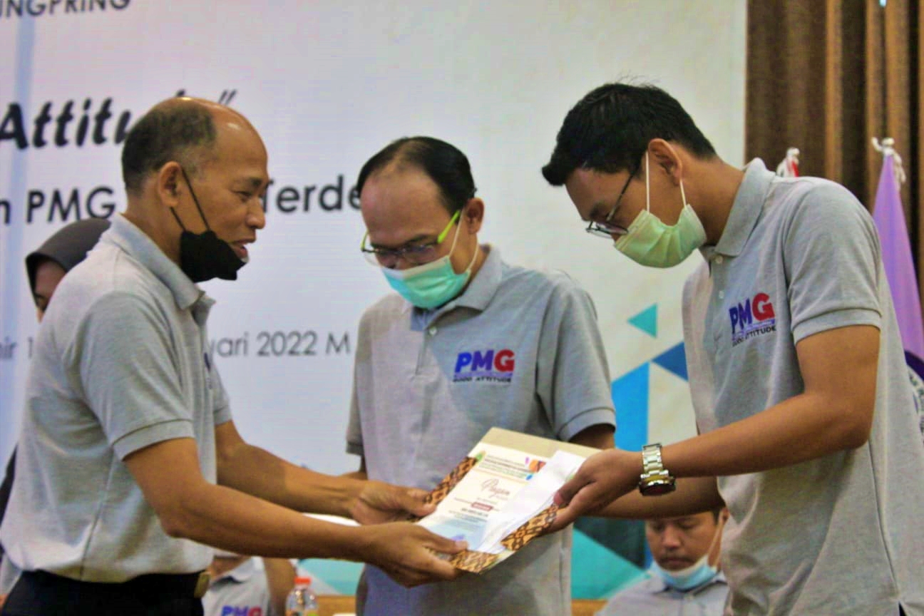 pelatihan Good Attitude bagi Guru dan Karyawan di Perguruan Muhammadiyah Gunungpring Kecamatan Muntilan