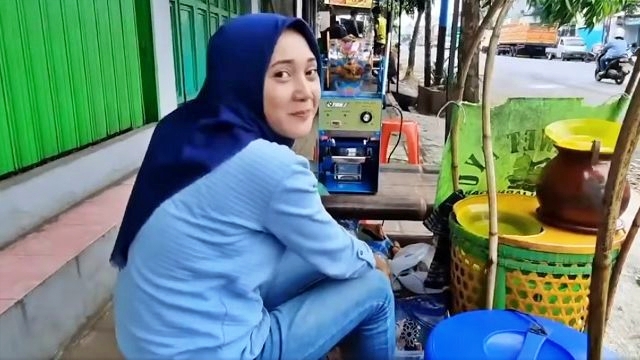 viral perempuan cantik penjual dawet ayu banyumas