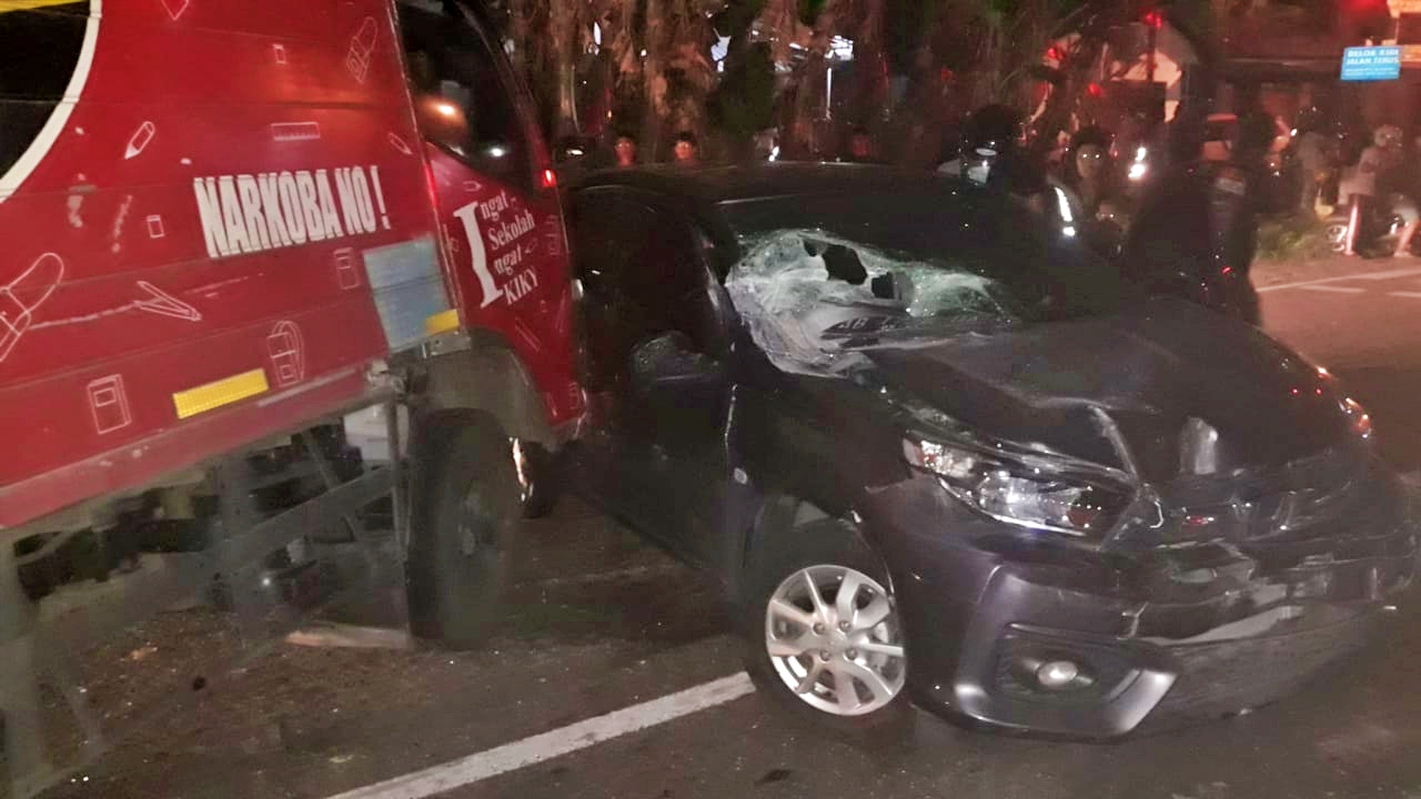 Dua dari enam kendaraan yang terlibat kecelakaan karambol di Jogja