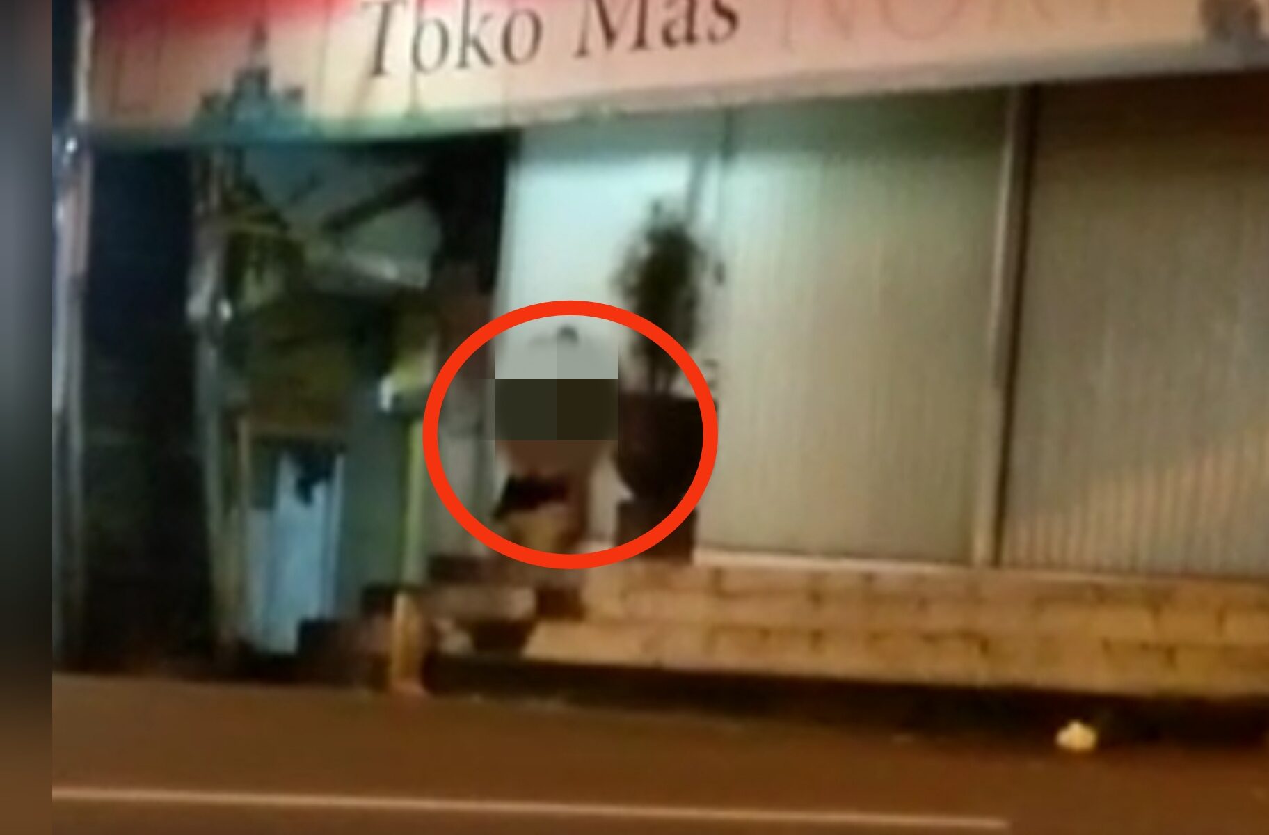 Tangkapan layar video asusila di emper toko kawasan Pasar Rejowinangun Kota Magelang yang viral