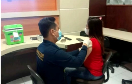Ratusan Karyawan Toko Ikuti Vaksinasi Booster Polres Magelang Kota