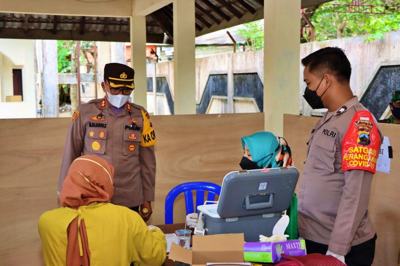 Vaksinasi Booster saat dipantau Kapolres Magelang