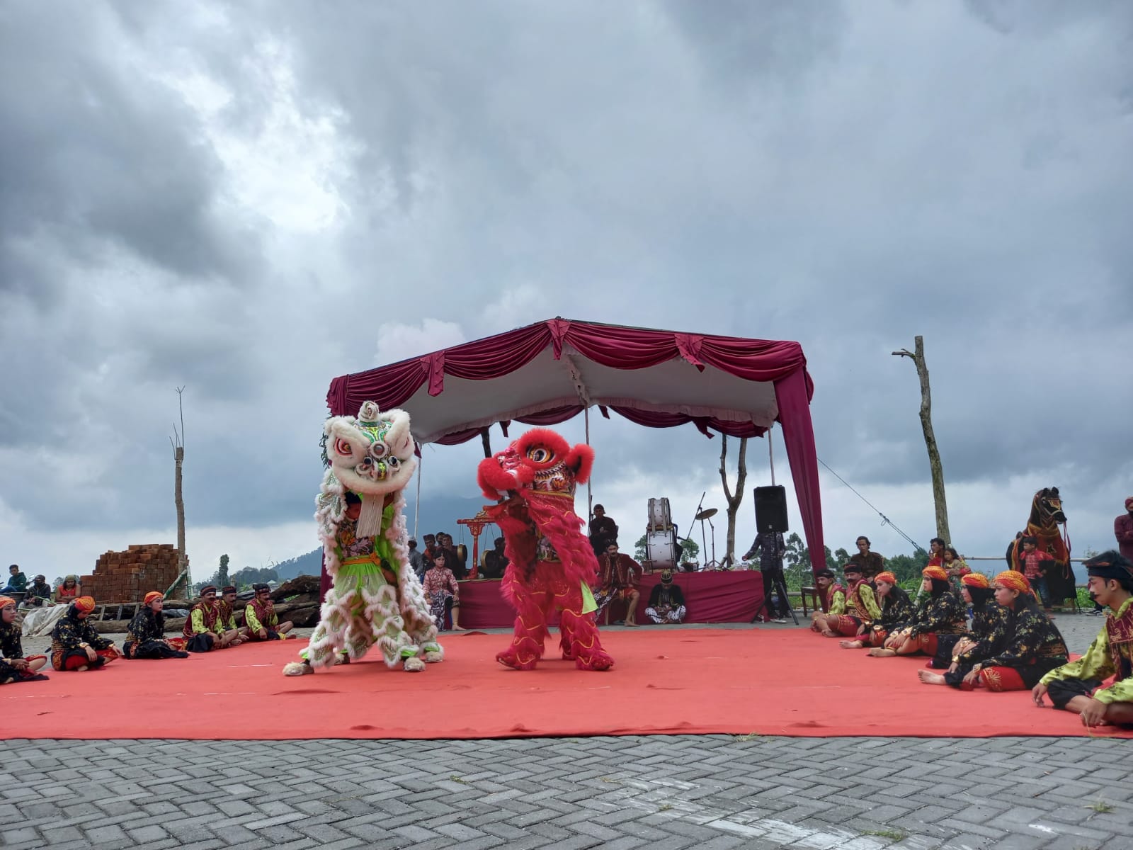 Peringati Tahun Baru Imlek, Cerita Kita Cafe and Eatery Suguhkan Kolaborasi Tari Soreng dan Barongsai