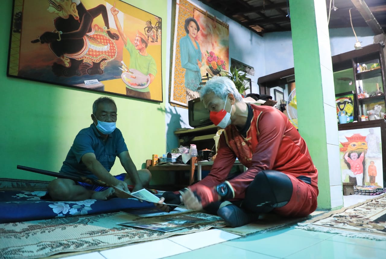 Ganjar Pranowo ‘Sowan’ ke Rumah Veteran Perang Keturunan Tionghoa, Yoewono