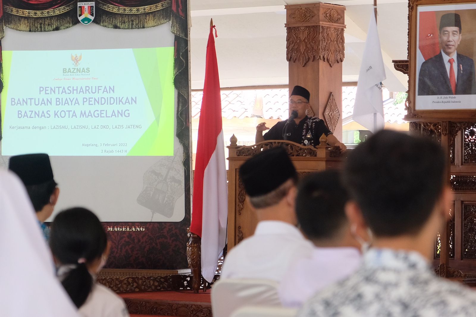 Baznas Kota Magelang Salurkan Beasiswa Senilai Rp 33 Juta untuk Siswa Kurang Mampu