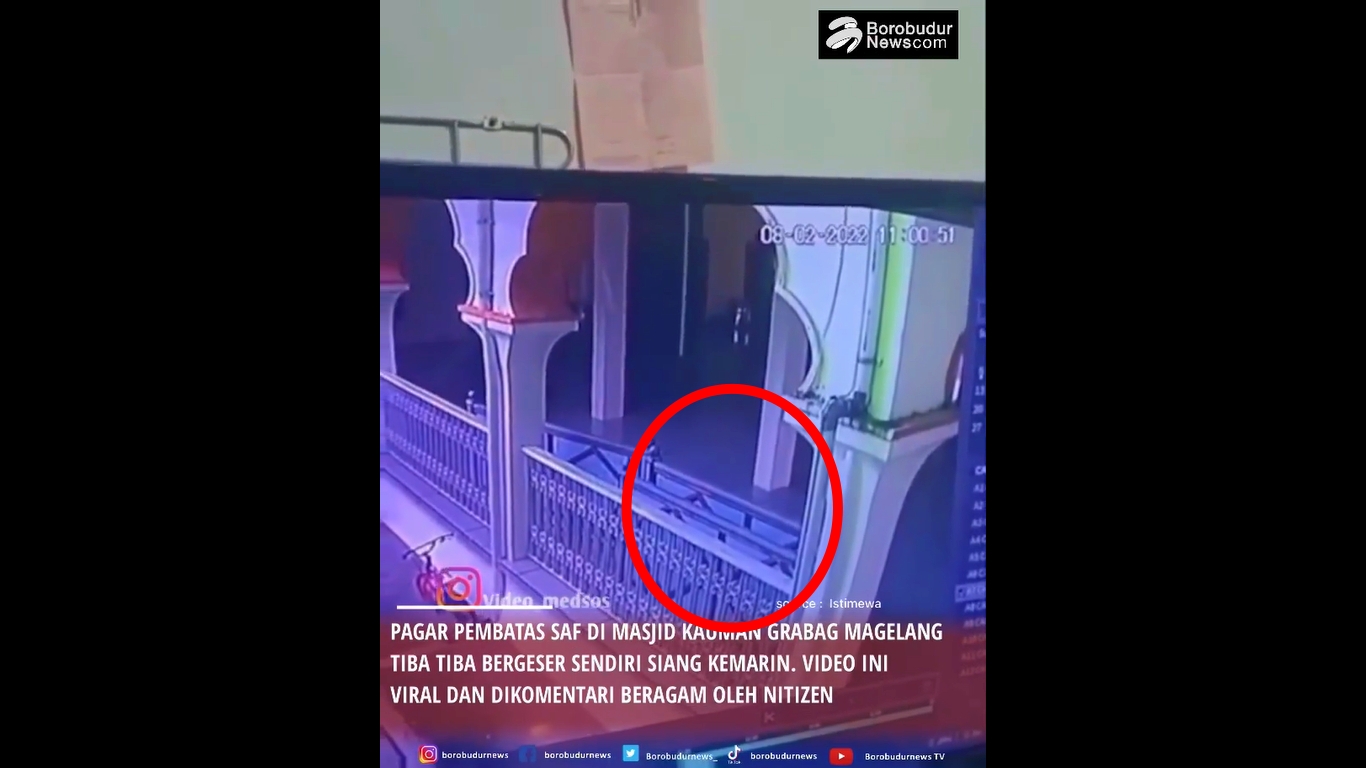 tangkapan layar video pagar pembatas salat di masjid bergerak sendiri viral