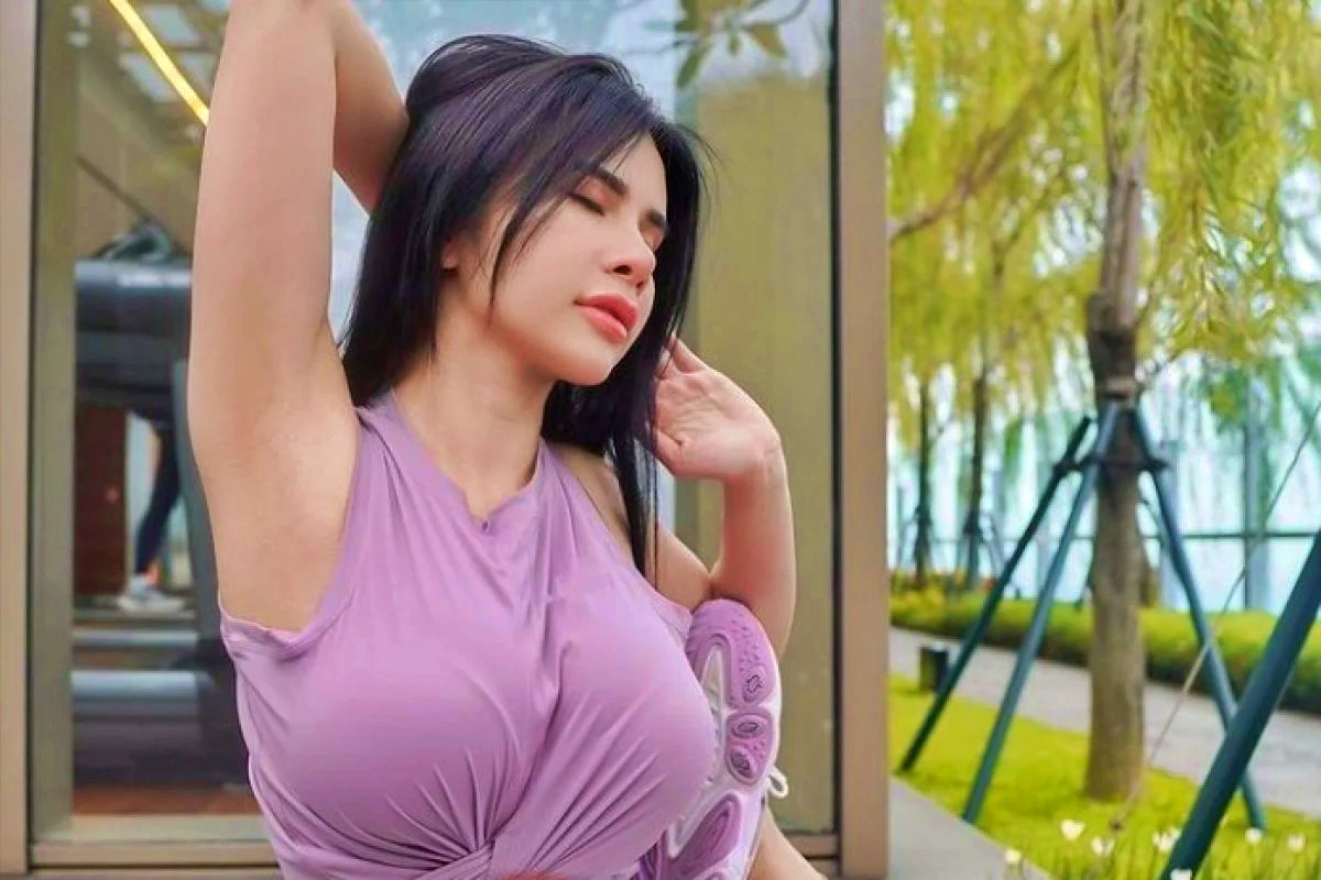 Artis Maria Vania digosibkan dengan dengan Billy