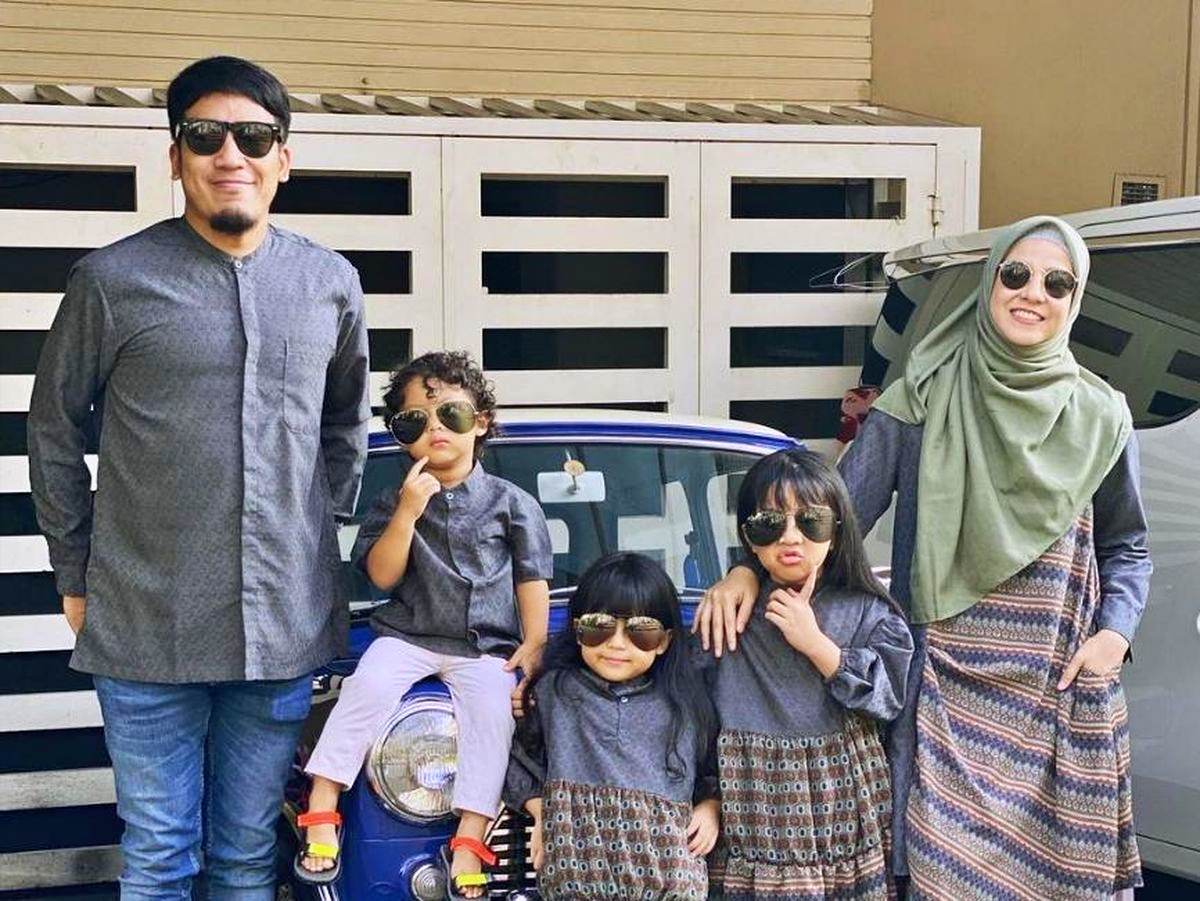 Desta bersama Istri dan kedua anak