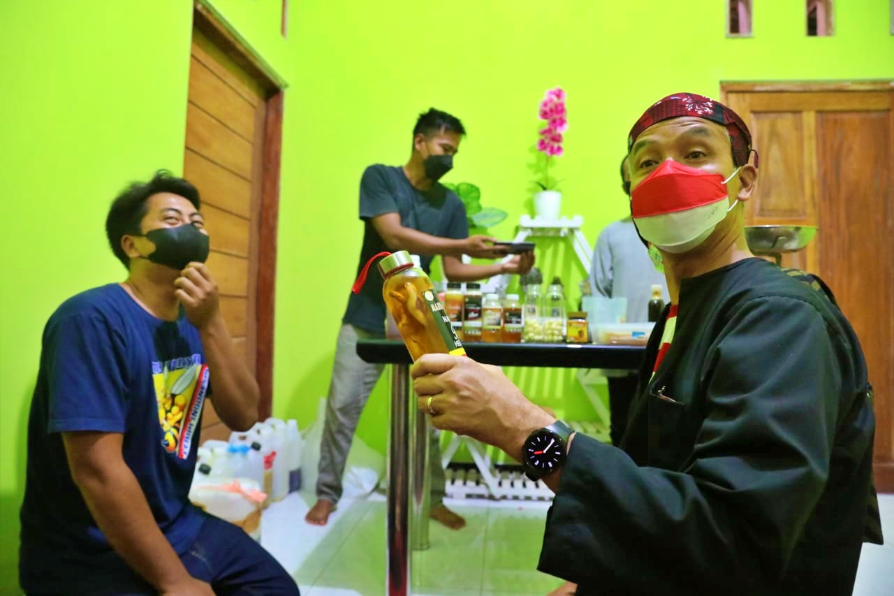 Ganjar saat berada di rumah UMKM Madu Borobudur