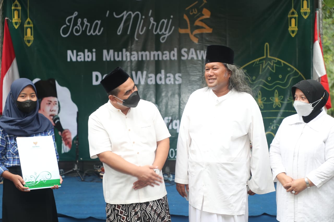 Taj Yasin Hadiri Peringatan Isra Mi’raj Di Desa Wadas Purworejo