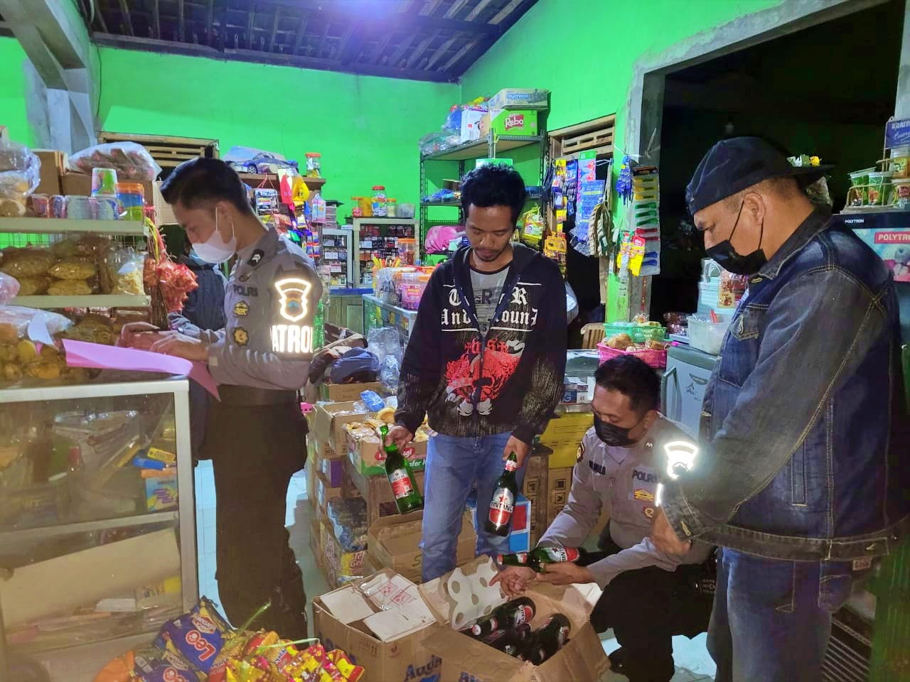 Razia Pekat oleh Polres Magelang amankan miras beralkohol