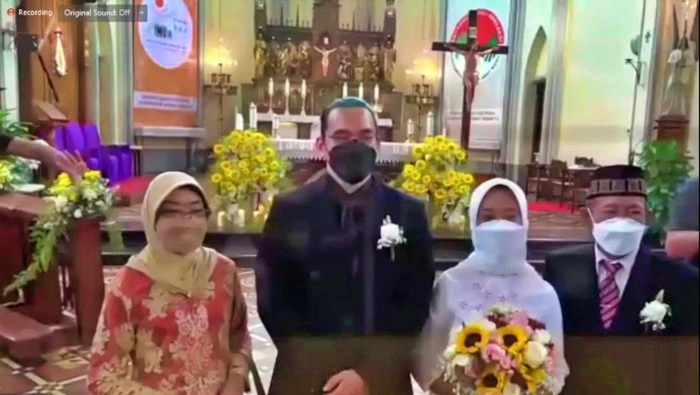 Staf Khusus Jokowi yakni Ayu Kartika Dewi menikah