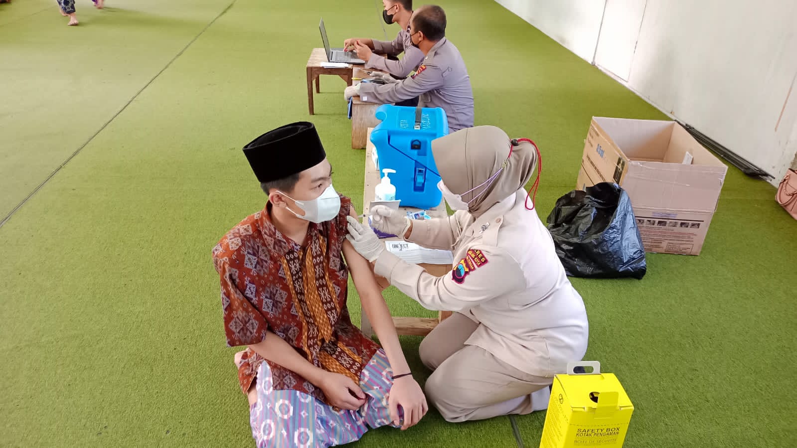 Para Santri Al Asyraf Bandongan Magelang Antusias Ikut Vaksinasi Booster