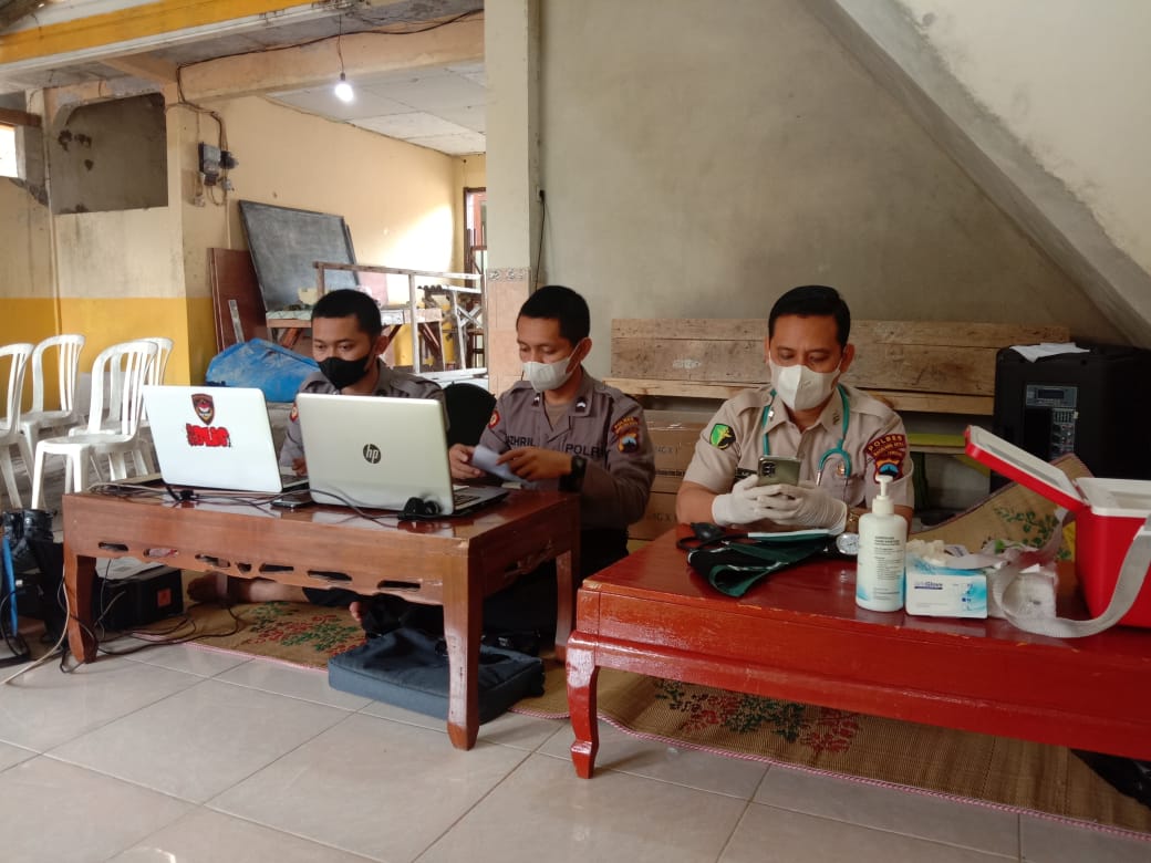 Keluarga Besar Ponpes Sirojul Aulad Bandongan Magelang Ikuti Vaksinasi Booster