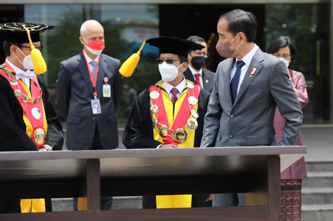 Dampingi Jokowi di Dies Natalis ke-46 UNS, Ganjar Gaungkan Toleransi dan Pancasila