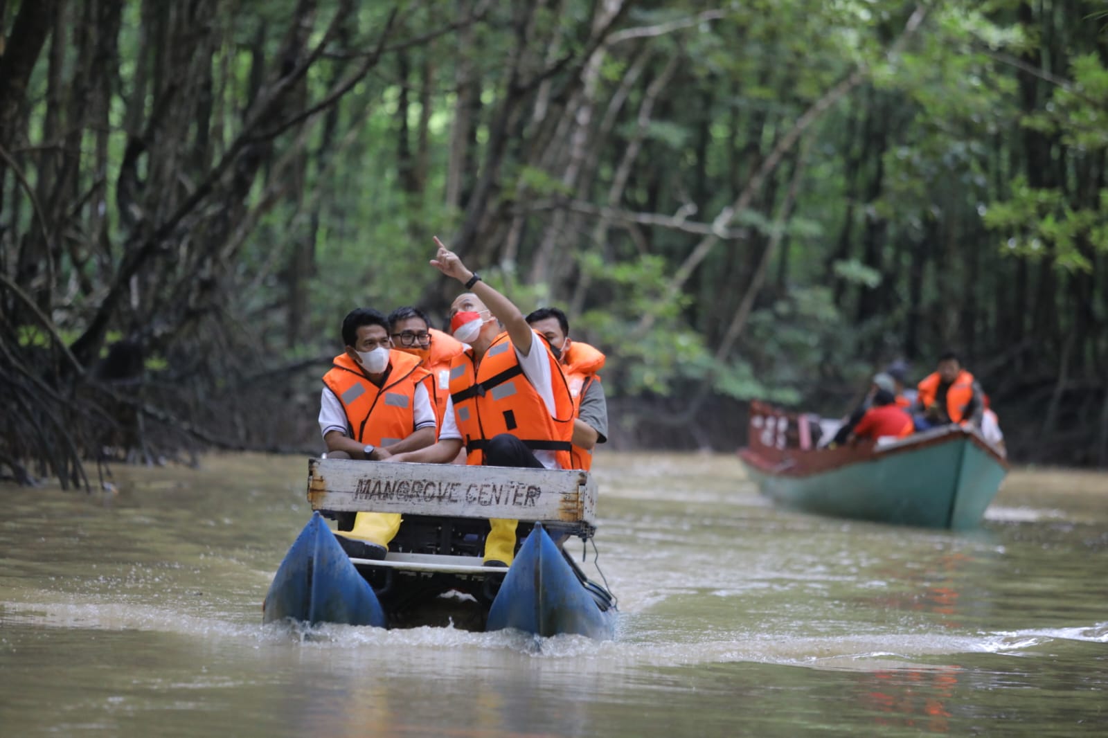 Sebelum Kemah di IKN, Ganjar Kunjungi Kawasan Mangrove Balikpapan