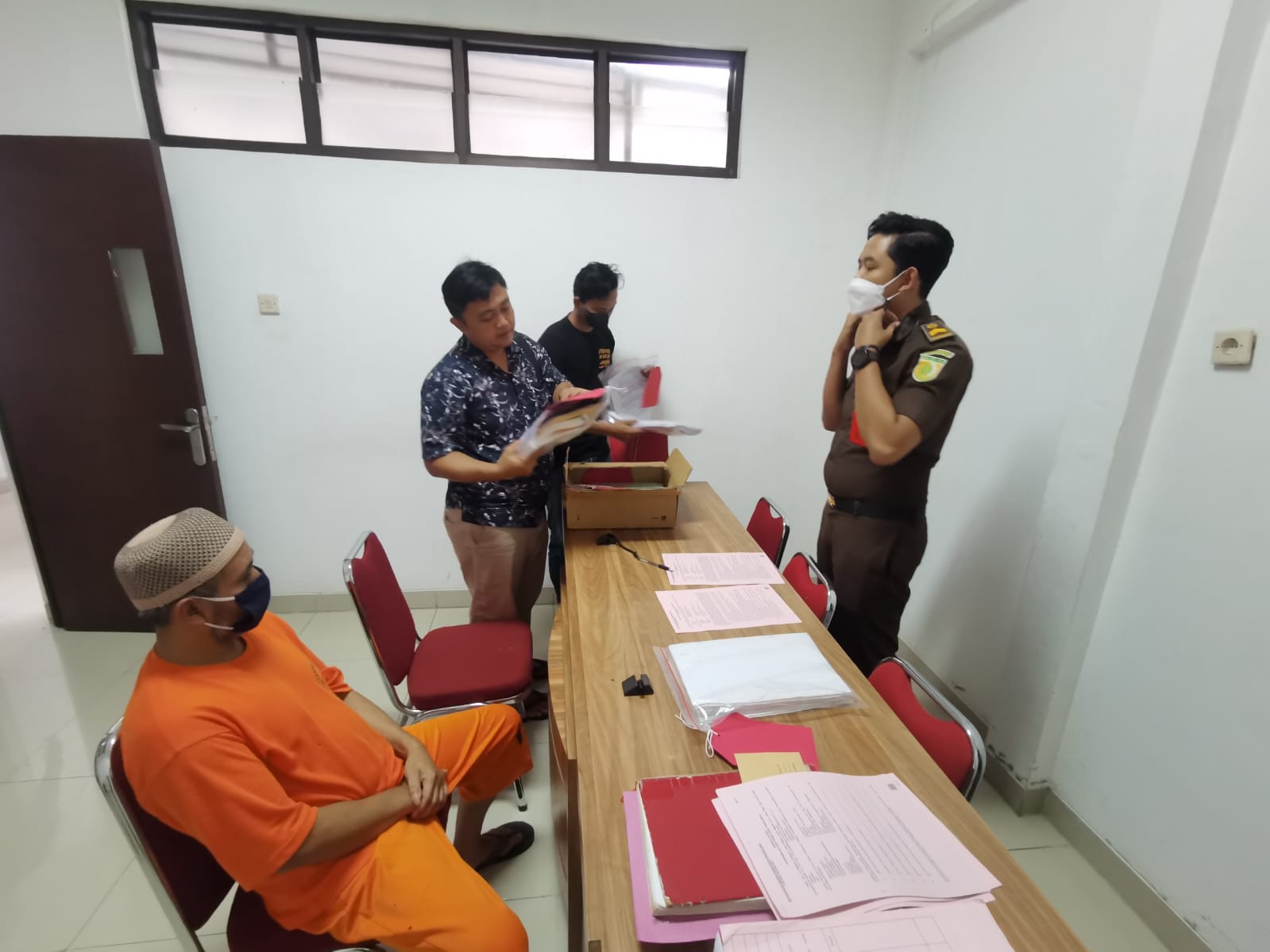 Tersangka Korupsi, Mantan Kades di Windusari Magelang Jadi Tahanan Kejaksaan