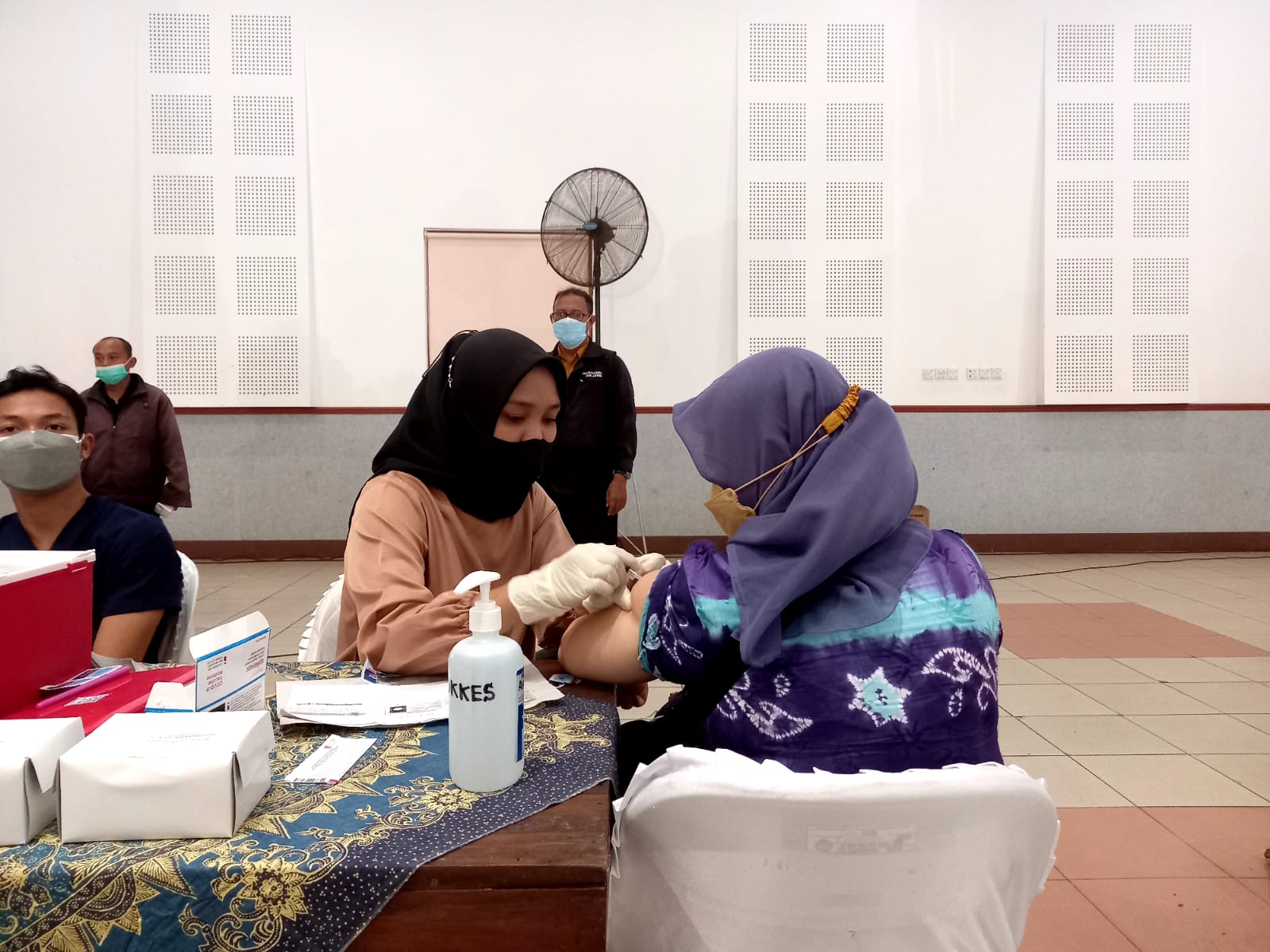 Percepat Herd Immunity, Polri Gelar Vaksinasi Covid-19 Massal di Kota Magelang