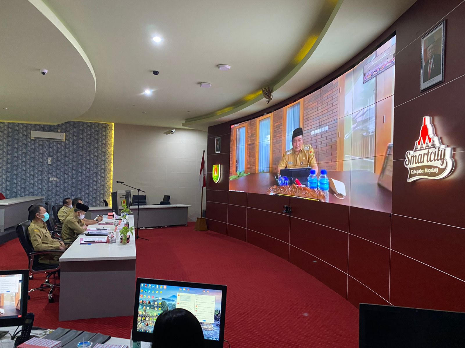 Musyawarah Perencanaan Pembangunan (Musrenbang) Rencana Kerja Pemerintah Daerah (RKPD) Kabupaten Magelang Tahun 2023 yang berlangsung secara virtual melalui zoom meeting dari Ruang Command Center Setda Kabupaten Magelang.