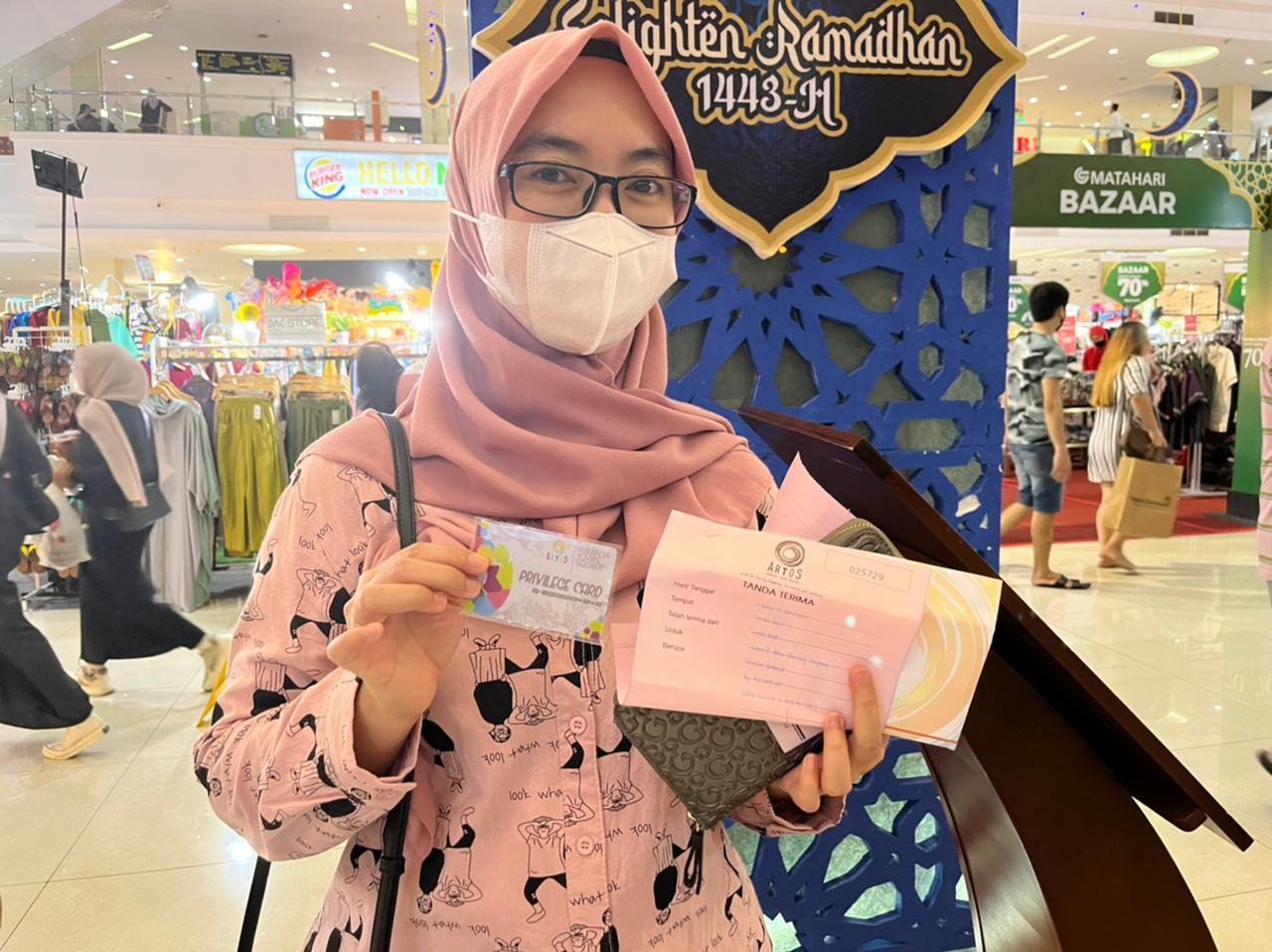 Juara II Artos Shocking Shopping a.n Ibu Marthika Devi D (2)