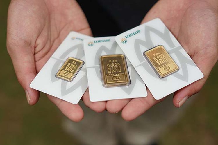 Harga Emas Antam 25 April 2022 Turun Jadi Rp988.000 per Gram